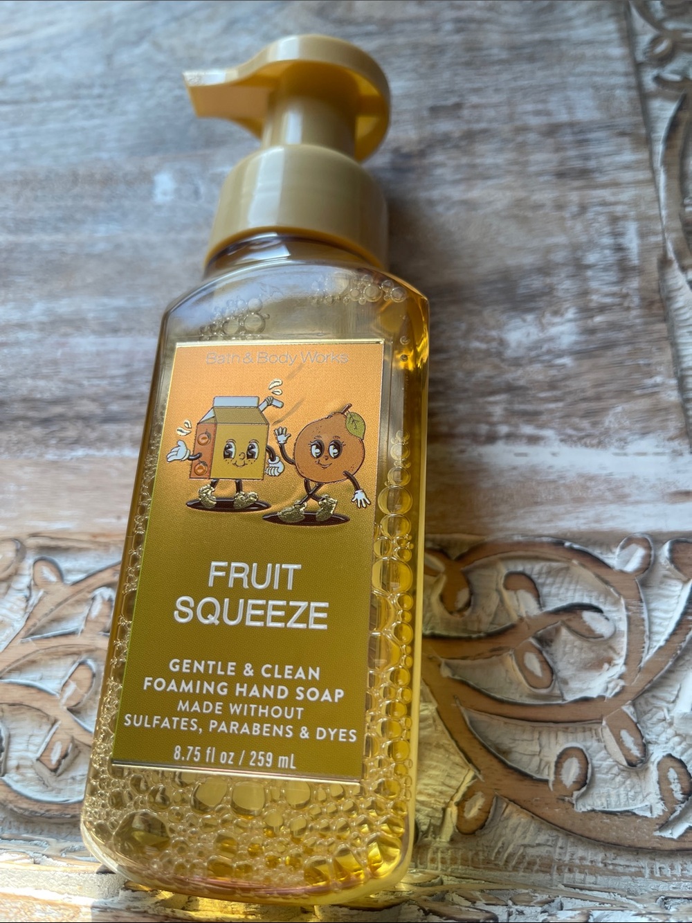 Bath & Body Works Fruit Squeeze Foaming Hand Soap - Yellow
